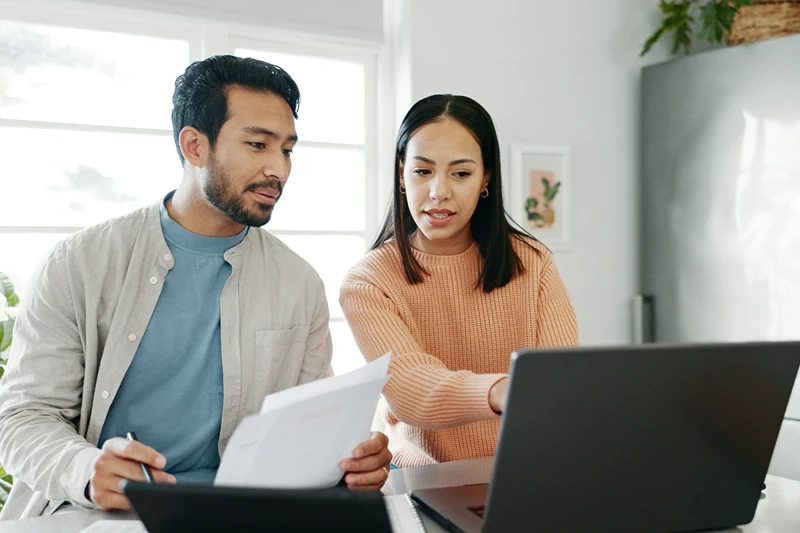 Home 27 Married people conversation and budget for insurance
